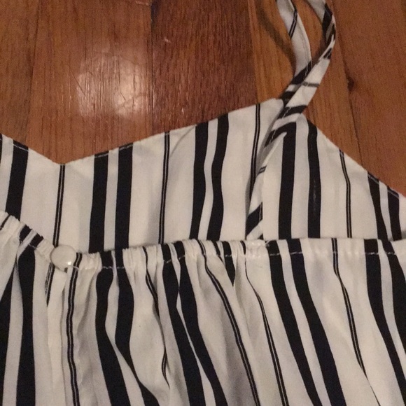 Cute striped crop tank - Picture 3 of 8